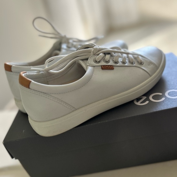 Ecco Off-White Leather Sneakers with Tan Accent - Picture 1 of 5